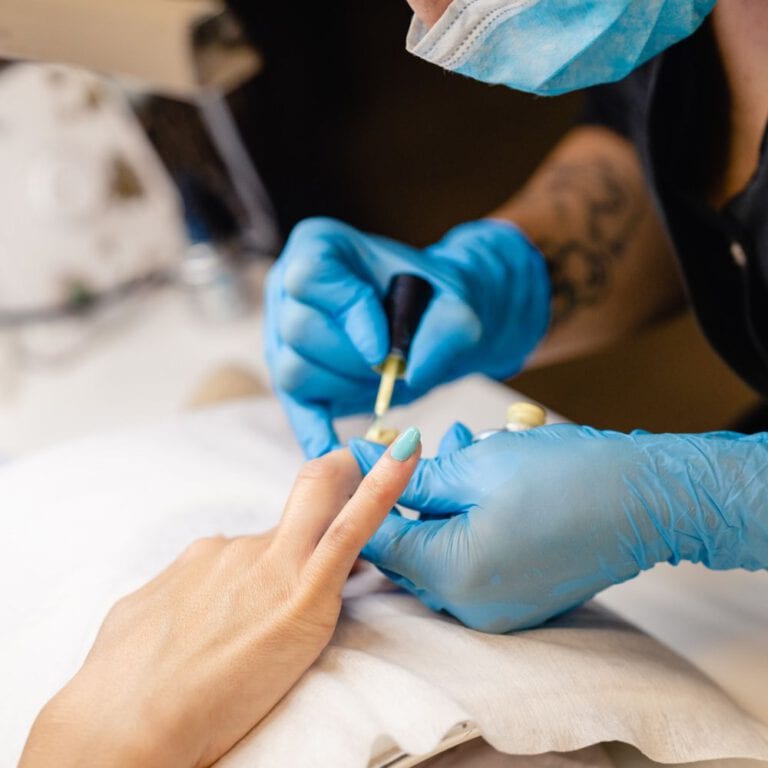 Best disposable gloves for Salon Services? Nitrile Gloves Info